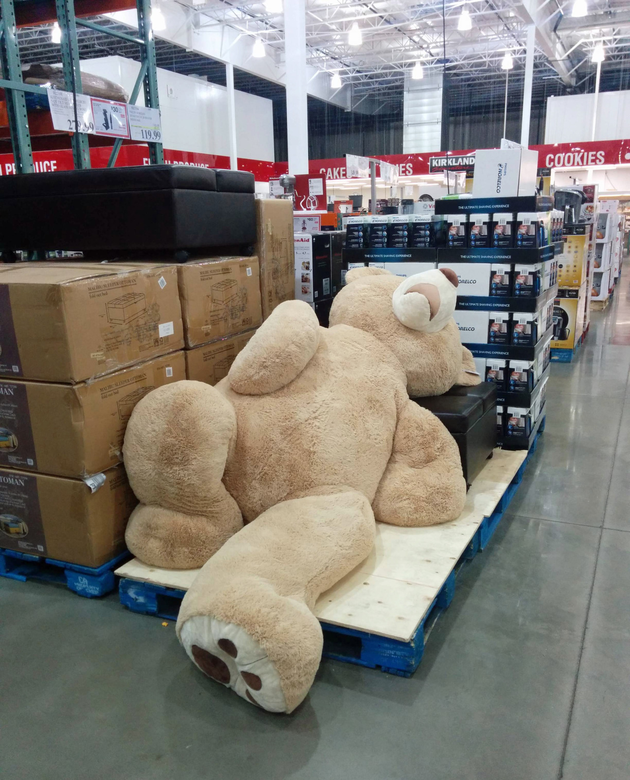 tastefullyoffensive:  Too many free samples… [via] 
