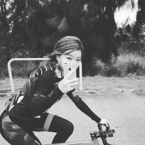 ifuckinlovefixedgearbikes: 乜咁啱啊 #fixiegirl #fixedgeargirl #fixedgear #nabiis #hongkongfixedgeargir