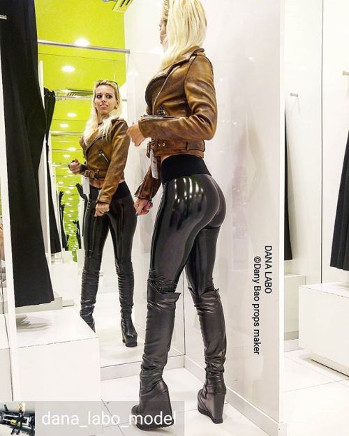 Credit to @dana_labo_model : #brown #jacket yes or no? #leatherjackets #leggings #latexleggings #pvc