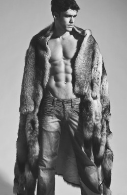 Caio Cesar in fur