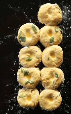 foodffs:  PUMPKIN SAGE BISCUITS  Really nice