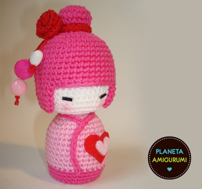 kokeshi apaixonada by Maria Handmade on Flickr.