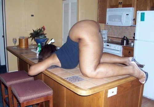 cunnilingusbliss:  breakfast is ready !