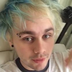 Michael Gordon Clifford Em: I HATE MYSELF. Se Gostar Da Like Ou Crditos Pra @cakesincer No Tt, Amo Vcs