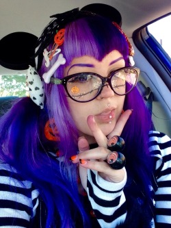 happyun-birthday:  happyun-birthday:  ;3;  The only time I miss the purple two tone hair is around Halloween!! :( 