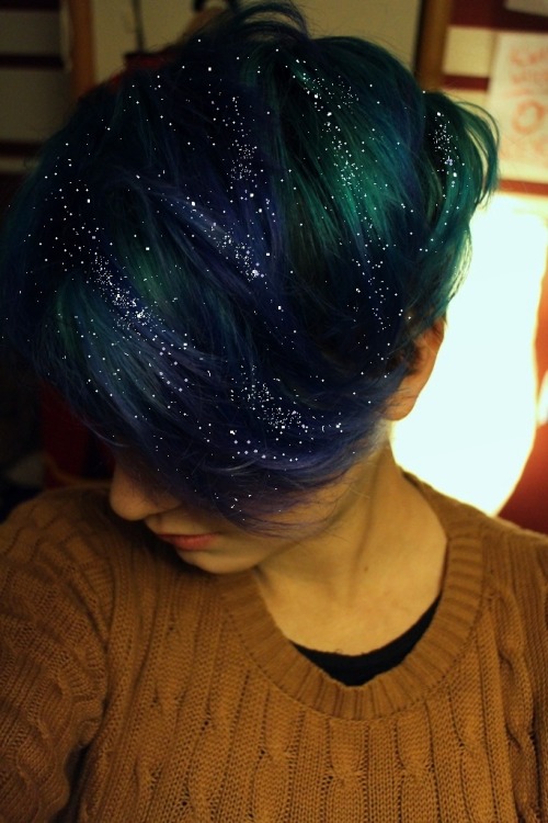 nickyysexbang:  the-illusion-of-sanity:  i have space hair now  skellyscoo