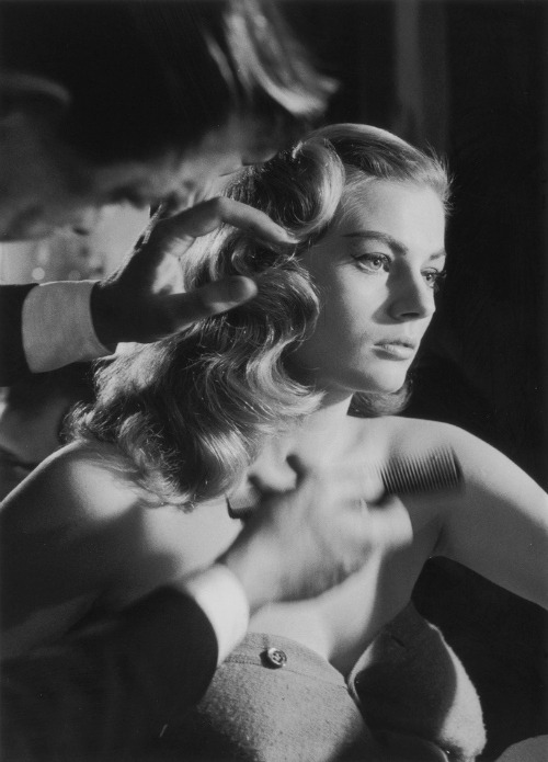 popularvintage:Anita Ekberg by John Chillingworth, 1955.