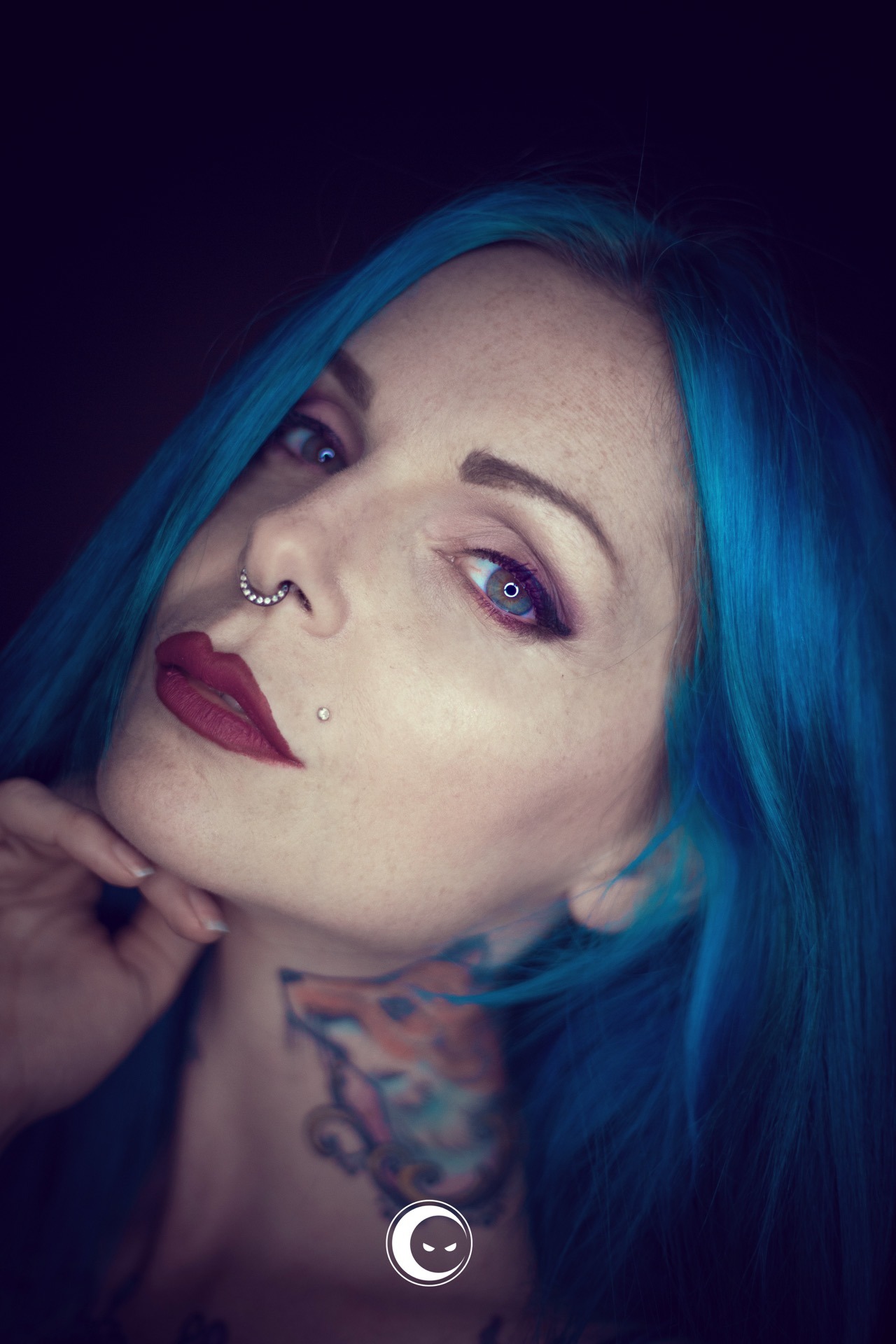 inblackphoto:  modella: riae suicide