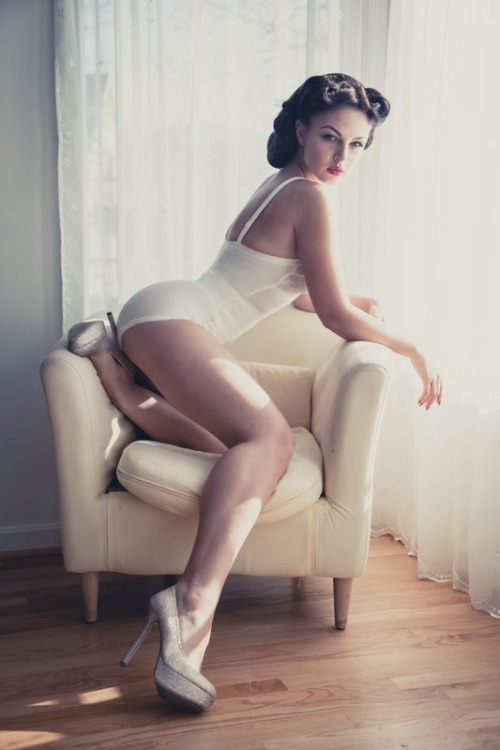 alternative-pinup:  Alternative Pin UpPin Up Twitter