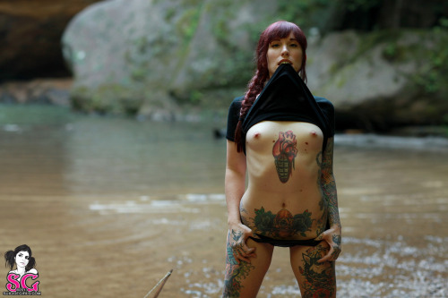 beautiful naked girls with tattoos