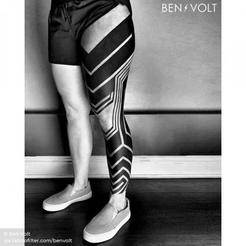 By Ben Volt, done in San Francisco. http://ttoo.co/p/35617 benvolt;big;blackout;blackwork;facebook;geometric;leg sleeve;twitter
