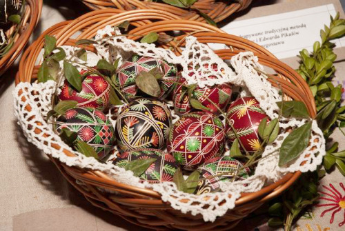 lamus-dworski:Traditional pisanki (decorated Easter eggs) from various regions of Poland [all i