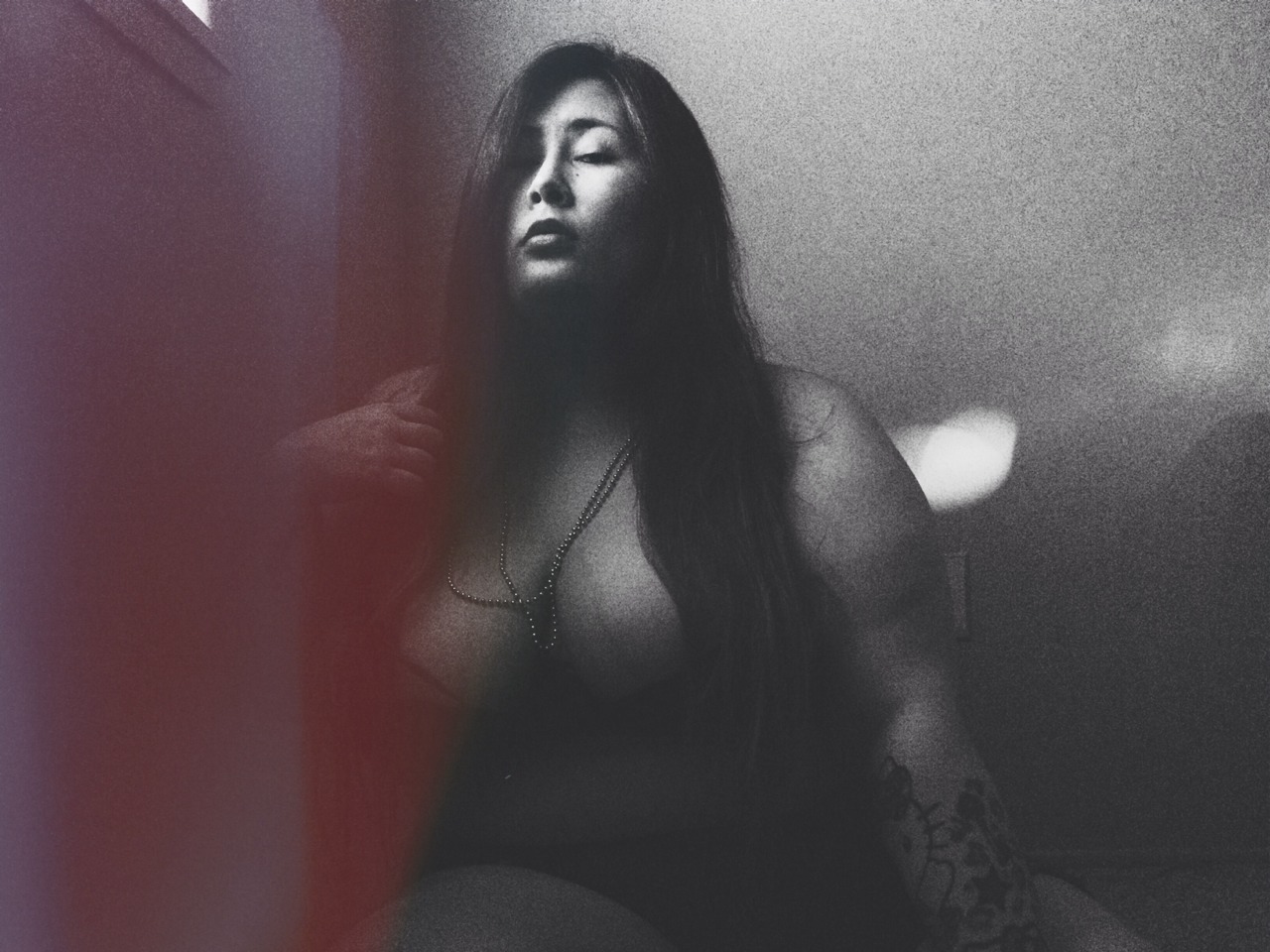 brooklynboobala:  breethaaqueeen:  That’s what I do when I’m sad. I take pictures