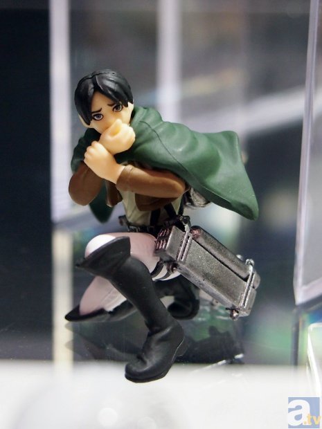 CAPSULE ONE also releases their upcoming set of mini SnK figures at Wonder Festival Winter 2015! (Source)Featuring the first figure of the Ape Titan!