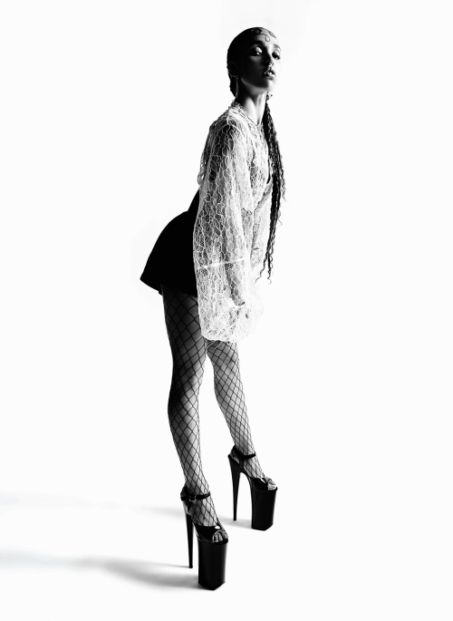 fallenvictory:FKA TWIGS  © Willy Vanderperre for i-D 
