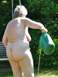 thegrannydaddy:when you’re finished in the garden i want to