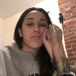 alunaes:  A girl and her bong just trying