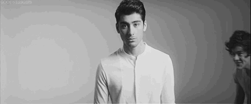 ZARRY Me Está Confundiendo. (ayuda) / ZARRY It's Confusing Me. (help)