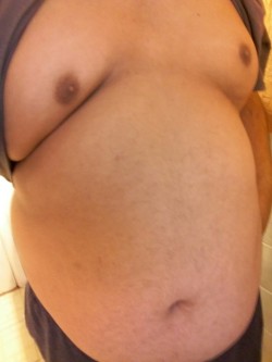 jellobelly:  First post! I hope to get huge! Current weight: 273   sexyy!!!