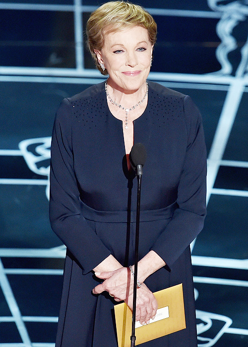 amyadams-archive: Julie Andrews speaks onstage porn pictures