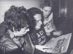 onlytheyoungdieyoung: Jones, Strummer, Simonon 