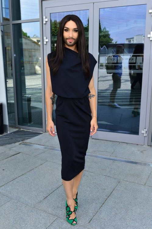June 27, 2015Conchita at another tv-show at her Poland weekend in an ALEK dress from Wolford and sho