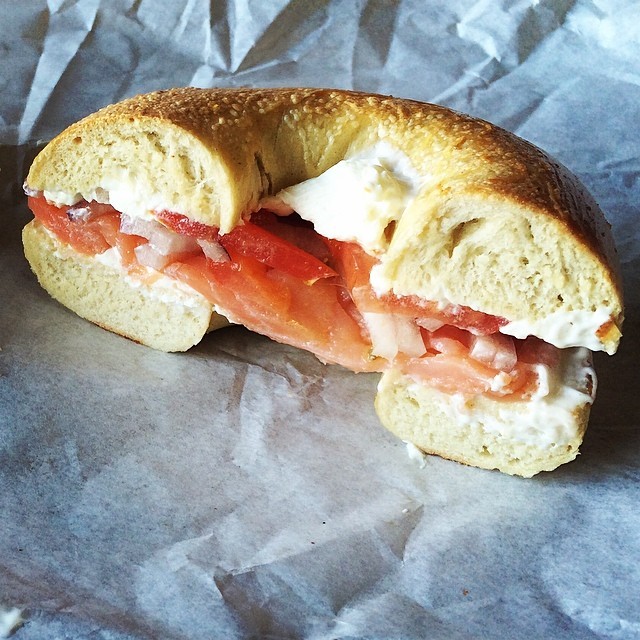 #lox #bagel with #creamcheese #tomato #onion #nom #imissNYC #nom #irvine #ca #oc #food (at East Coast Bagel Co Inc)