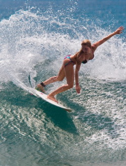 girlssurf2:  Girls surf too http://girlssurf2.tumblr.com/