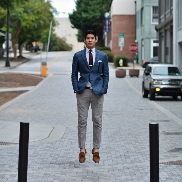 regram @wacavenue
Bruh has some hops #menswear #suitsupply #yeahthatgreenville #streetstyle #streetphotography #blazers