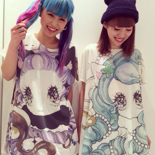 yuriesekiya: WALL JOE×せきやゆりえ「ハナミズツインズ」 猫娘ビッグTシャツ ¥11,000 渋谷パルコ LIMITED SHOP 2014/3/14〜4/3