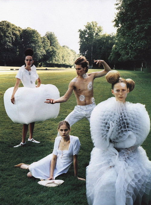 photographicpictures:  Ruven Afanador - Issey Miyake , Miu Miu, Junya Watanabe fall 2000