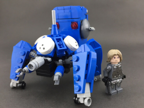 pimpmybricks:  Tachikoma & Section 9 by ZiO Chao http://j.mp/2BpE5hg