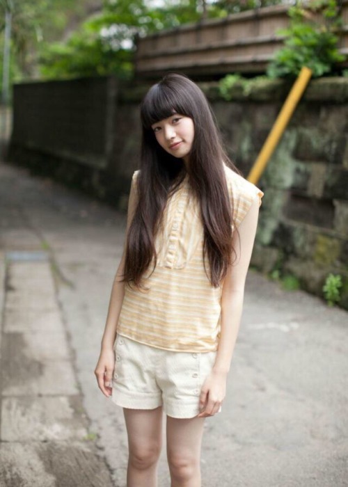 bisyoujyoo:  やっぱりこのアカウントのファーストポストは小松菜奈で。このアカウントを終えるときも締めは小松菜奈がいい。みなさんどうぞよろしくお願いします🐰