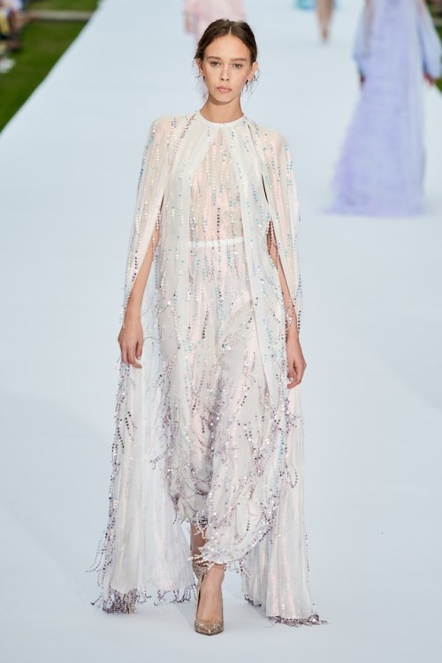 Runway - Fall 2019 Couture - Ralph & Russo____Arthur and Puff are everywhere …Facebook  |  Stamp