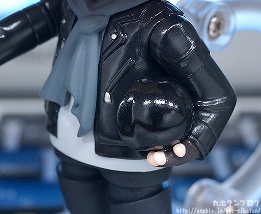 OH MY GODDDDNo motorcycle but we get the bear!! The helmet!! And the DJ headphones