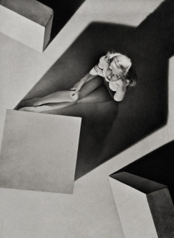 transiberiana:Zoltán Glass, Nude graphic study (1950)