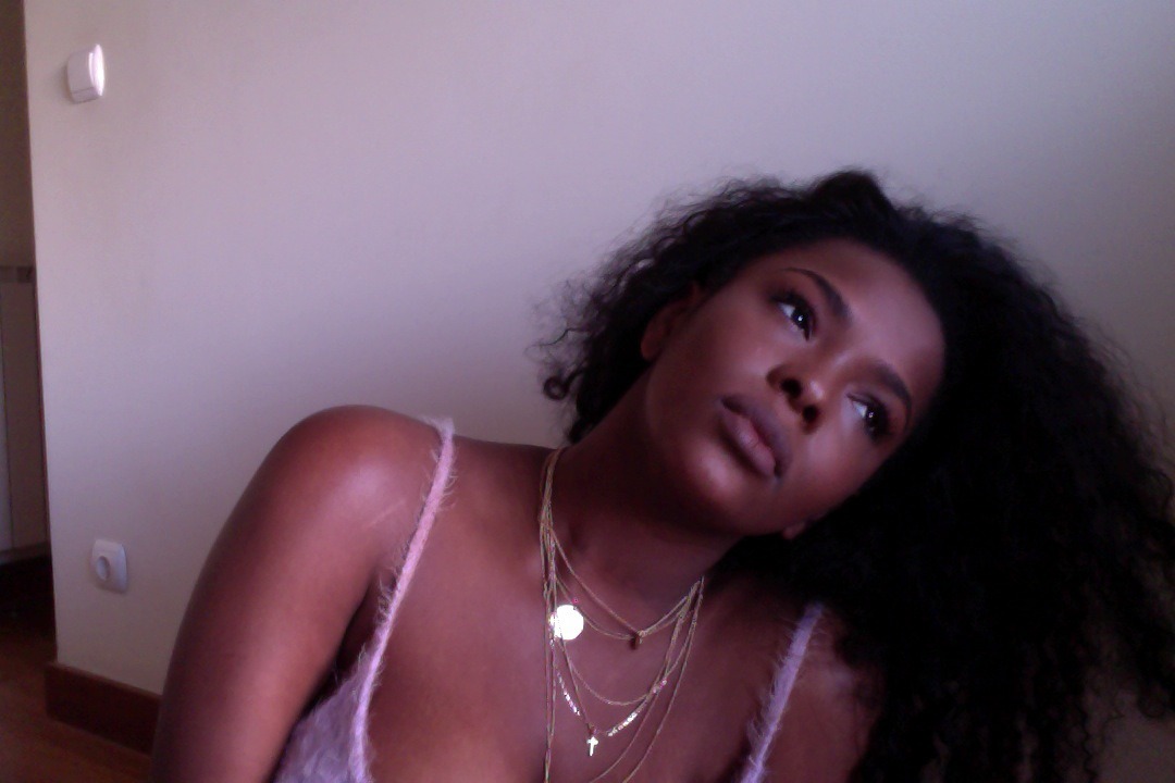 dreaddrugs:angolanbae:  Blackout p.2  Important