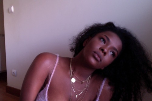 dreaddrugs:angolanbae:  Blackout p.2  Important