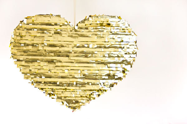 Gold Mylar Heart Pinata | Studio DIY
For some reason pinatas are so expensive - especially for something you end up smashing to bits! Making your own is a much easier and cheaper alternative, but they can be hard to make. This design is simple yet...