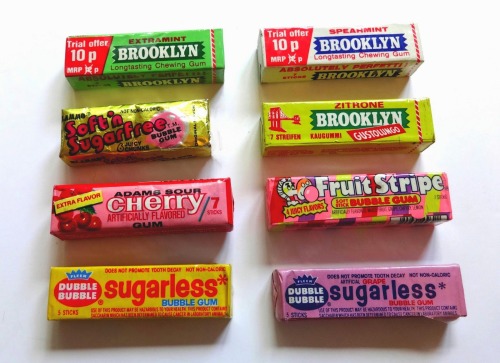 Chewing gum and typography, this collection and more via PastPrint.