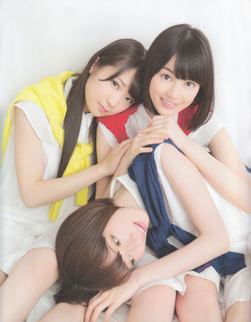 3 Girls - Manatsu Akimoto (秋元真夏), Erika Ikuta (生田絵梨花), Nanami Hashimoto (橋本奈々未) 