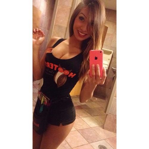 sexy-females-eh: ccatarinaa_
