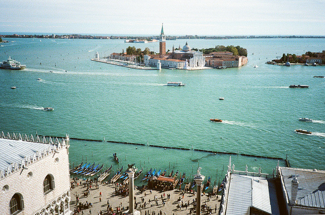 goddesswithinyou:  larimar:  jacindaelena:   by .grux.  Larimar: Venice, Italy 