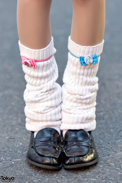 tokyo-fashion:  Akae (18 with twintails) and Jyuria (19 with mask) on Cat Street in Harajuku both wearing oversized sweatshirts from Spinns. Akae’s look also includes Swankiss platforms, a Chanel bag, a Kill Star necklace, and WEGO backpack. Jyuria’s