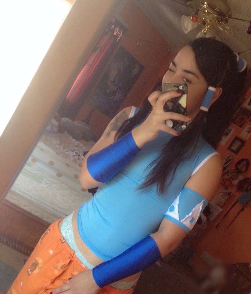 ashprincessmidna:  Excuse my owl pants lol Korra booty shots coming soon~