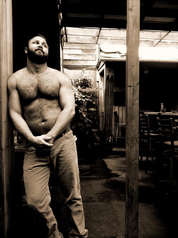 allthebearsilike:  irishcubby:  Posted by IrishCubby  Old Favourites   Woof