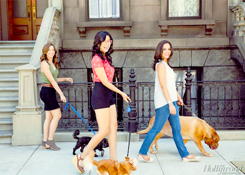 chasethememories:  Brooklyn Nine-Nine ladies with their dogs  