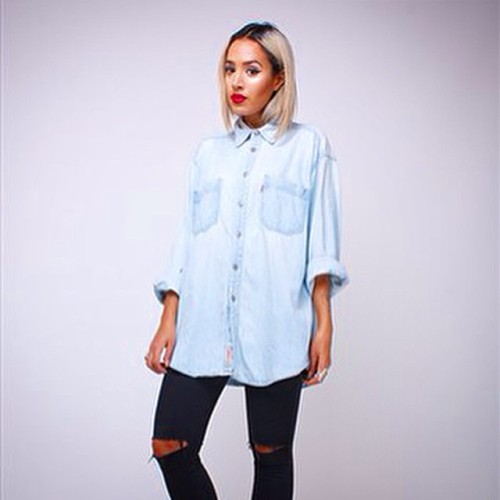 Comfy Vintage 90&rsquo;s Levi&rsquo;s Denim Shirt for those casual days from @house_of_jam |
