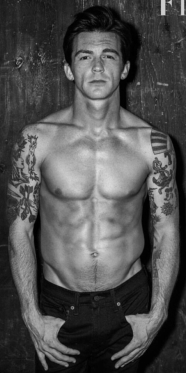 sexysweetguycandy:  Drake Bell