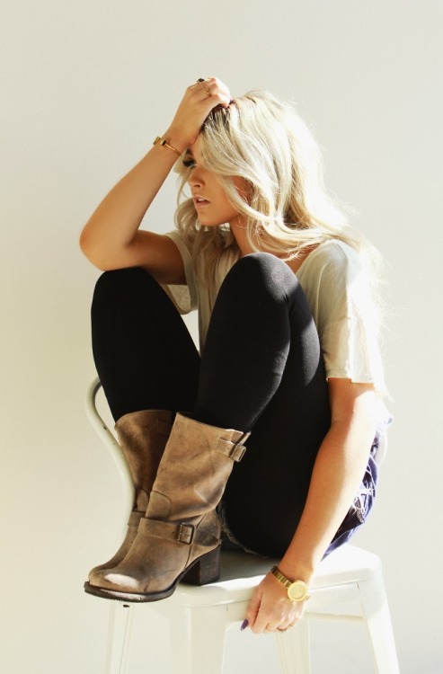 Fashion blogger Cara Van Brocklin from caraloren in Steve Madden bootsTop: H&amp;M shorts: Calvin Kl